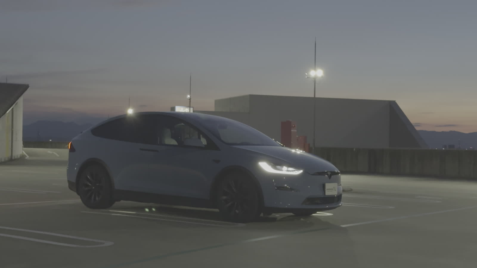 GarageX のテスラ Model 3